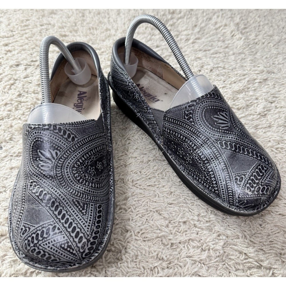 Alegria Debra Gray Tooled Paisley Slip On Comfort Nursing Shoes Euro 39 US 8-8.5 - Picture 3 of 13
